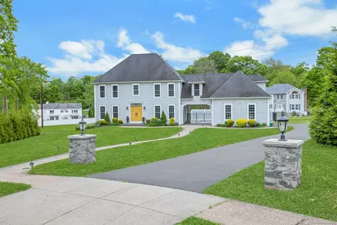 106 Northview Dr, Middletown, CT 06457