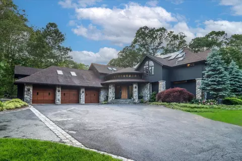 93 Graenest Ridge Rd, Wilton, CT 06897
