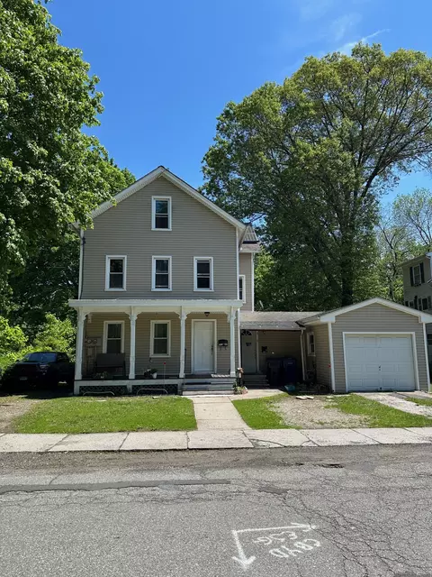 59 Rowan St, Danbury, CT 06810