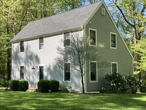 23 Warwickshire Dr, Killingworth, CT 06419