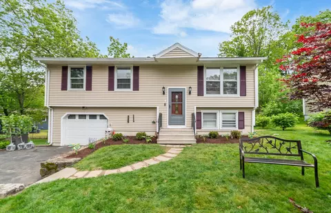 4 Hemlock Rd, Naugatuck, CT 06770