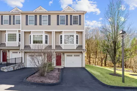 1 Summer Brook Way #1, Seymour, CT 06483