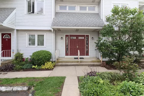 678 Savin Ave #2J, West Haven, CT 06516