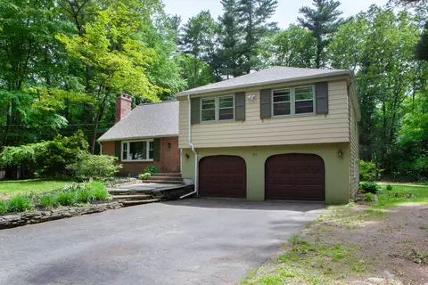 10 David Dr, Simsbury, CT 06070