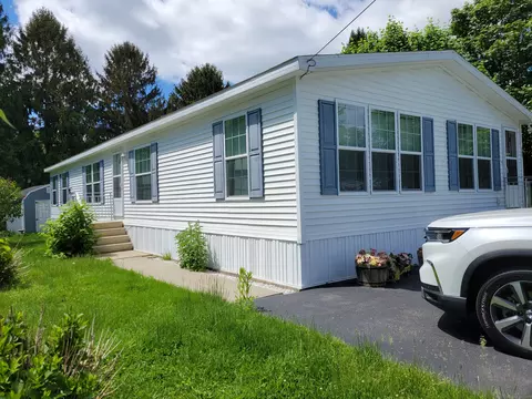 208 G St, Groton, CT 06340