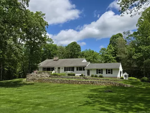 90 Beech Rd, New Canaan, CT 06840