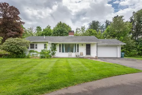 1 Knoll Dr, Hamden, CT 06518