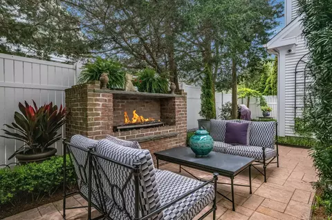 3 Evarts Ln #3, Madison, CT 06443