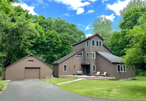 36 Hampshire Dr, Hamden, CT 06518