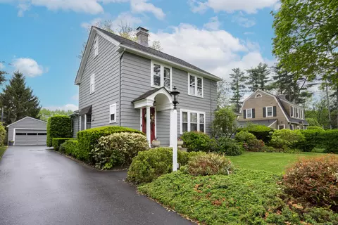 8 Usher Ave, Plainville, CT 06062