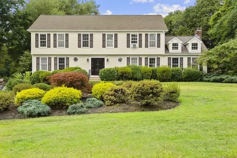 6 Crossbow Ln, Monroe, CT 06468