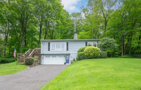 5 Old Bethel Rd, Newtown, CT 06470