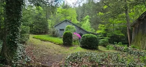 127 Maple Hollow Rd, New Hartford, CT 06057