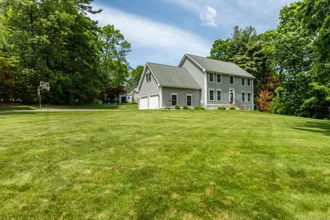 12 Lookout Lndg, Ellington, CT 06029