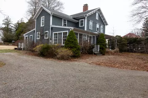 289 Ocean Ave, New London, CT 06320