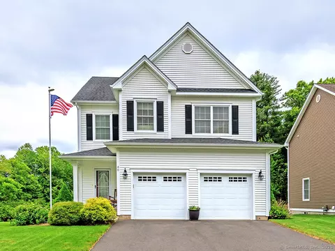 40 Great Plain Dr #40, Plainville, CT 06062