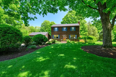 113 Toddy Hill Rd, Sandy Hook, CT 06482