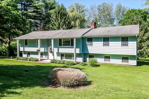 8 Prospect Ct, Brookfield, CT 06804