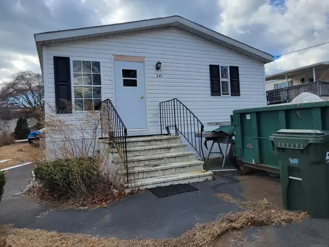 34 D St, Groton, CT 06340