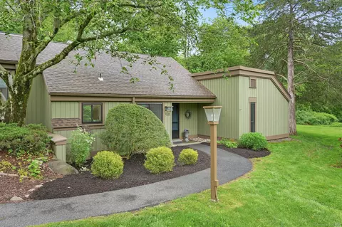 738 Heritage Vlg #B, Southbury, CT 06488