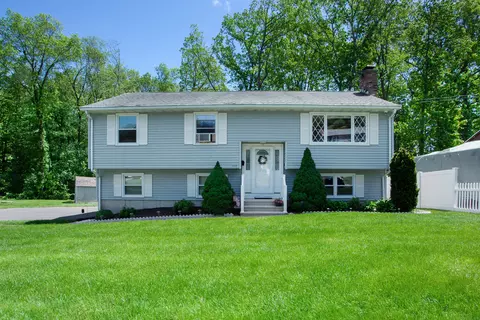 359 Ivy Dr, Bristol, CT 06010