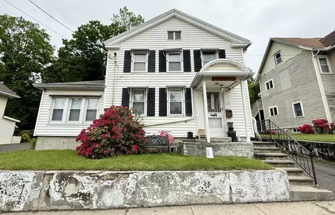 17 Maple St, Seymour, CT 06483