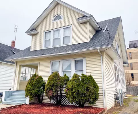 26 Stoehrs Pl, Bridgeport, CT 06606