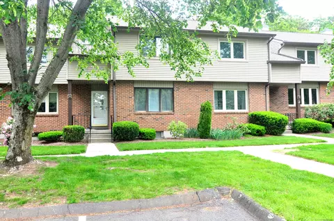 443 S Main St #34, Manchester, CT 06040