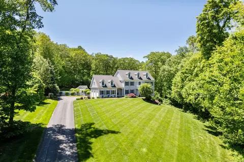 236 Country Ln, Glastonbury, CT 06073