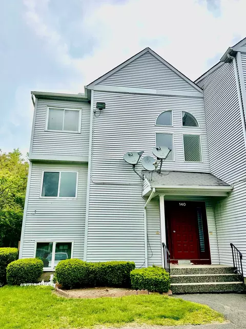 140 Hamden Ave #C, Waterbury, CT 06704