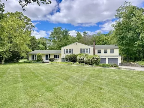 134 Bull Hill Rd, Colchester, CT 06415