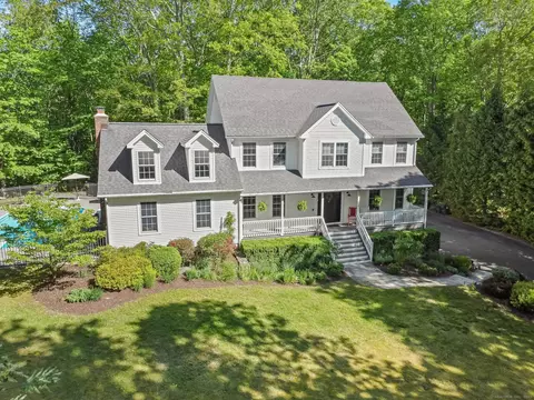 56 New Lebbon Rd, Sandy Hook, CT 06482