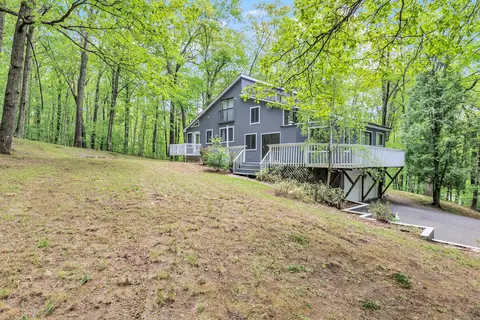 32 Old Bethel Rd, Newtown, CT 06470