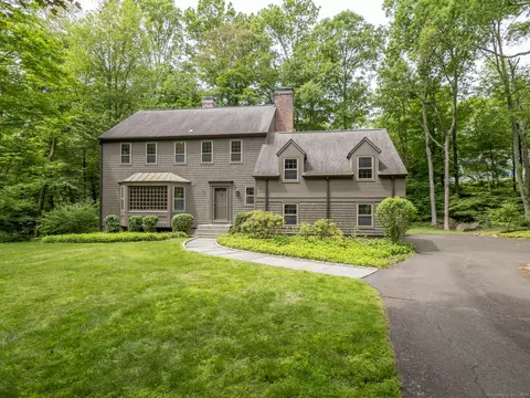21 Forge Rd N, Wilton, CT 06897