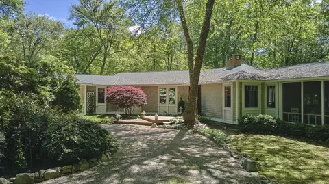 216 Al Harvey Rd, Stonington, CT 06378