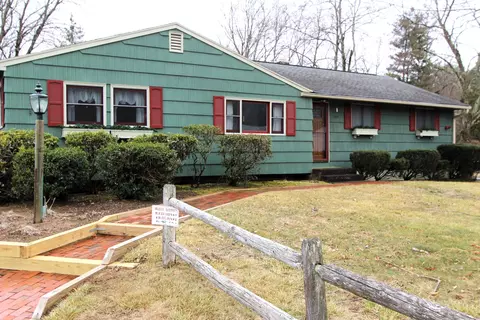 109 Scantic Meadow Rd, South Windsor, CT 06074