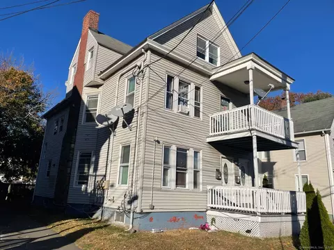 357 Blohm St, West Haven, CT 06516 photo 1