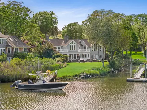25 Five Mile River Rd, Darien, CT 06820