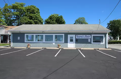171 Main St, Niantic, CT 06357