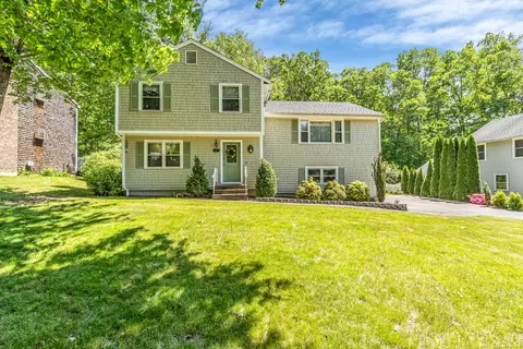 47 Woodside Dr, Unionville, CT 06085