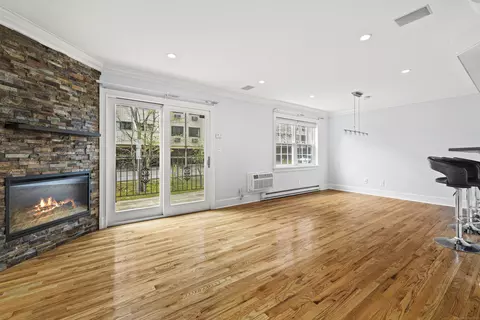 35 Woodway Rd #A12, Stamford, CT 06907