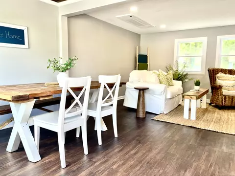 25 Mohawk Trl, East Hampton, CT 06424