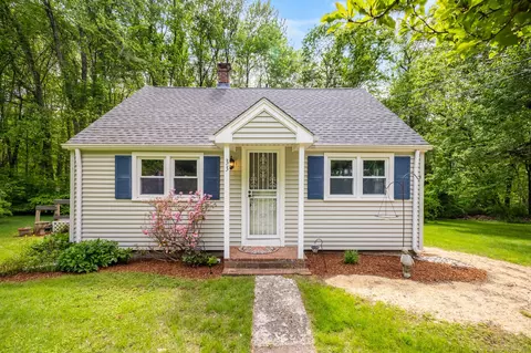 33 Hurlbut Rd, Tolland, CT 06084