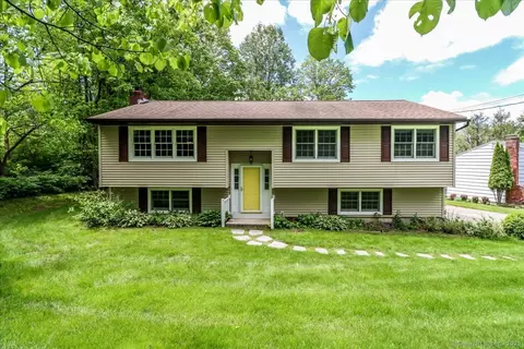 31 Buckingham Rd, New Milford, CT 06776