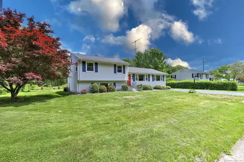 54 Mariot Cir, Wallingford, CT 06492