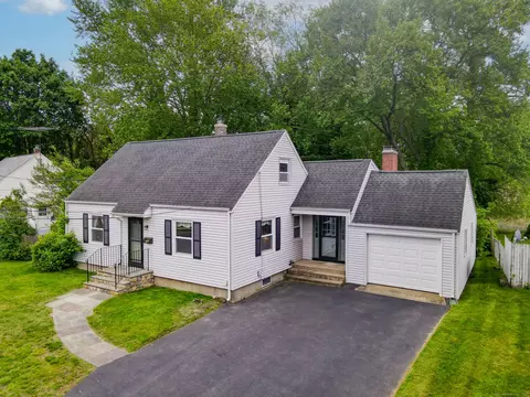 239 Old Field Ln, Milford, CT 06460