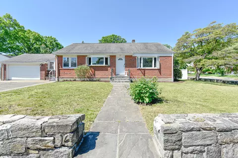 325 Lincoln Blvd, Bridgeport, CT 06606