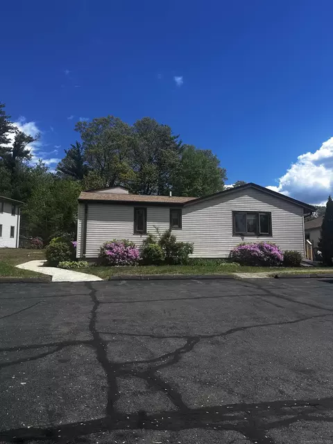 127 Butternut Ln #127, Bristol, CT 06010