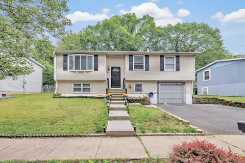 66 Coleman St, West Haven, CT 06516