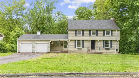 5 Brainerd Dr, Portland, CT 06480